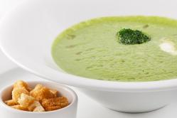 Broccoli soup with cheese