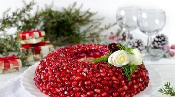 Šalát „Náramok z granátového jablka“ je nádhernou ozdobou na slávnostnú oslavu