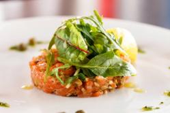 How to cook salmon tartare correctly